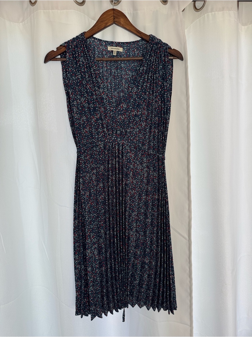 Max Studio Navy Floral Pleated Sleeveless Mini Dress - Picture 8 of 9